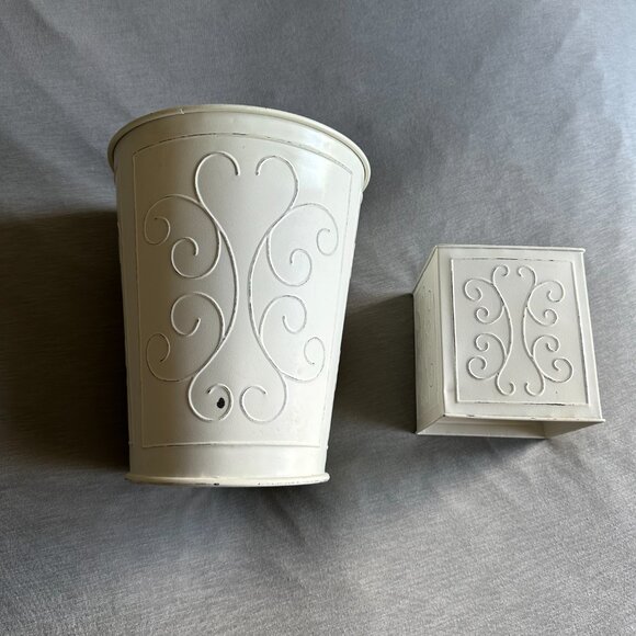 Distressed Metal Trash Can and Tissue Cover Bathroom Set - Picture 2 of 9